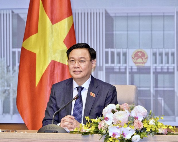 El presidente del Parlamento de Vietnam extiende sus felicitaciones por los Días Nacionales de la República Checa y Turquía