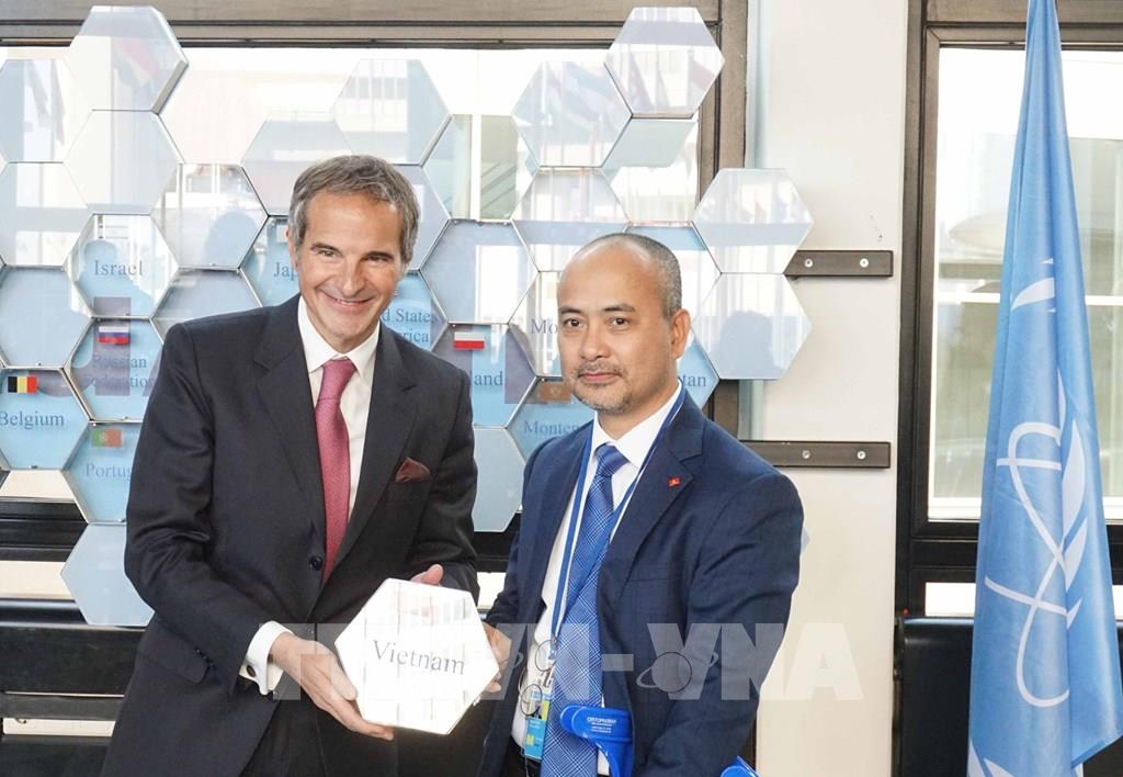 Vietnam apoya la investigación y aplicación de tecnología nuclear