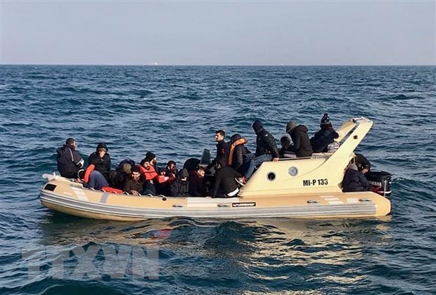 Francia llama a los esfuerzos conjuntos de los países europeos para resolver el problema migratorio