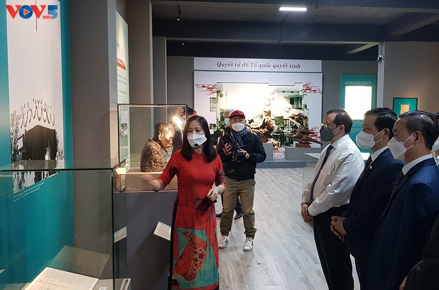 Celebran la exposición “Viet Bac - capital de los vientos”