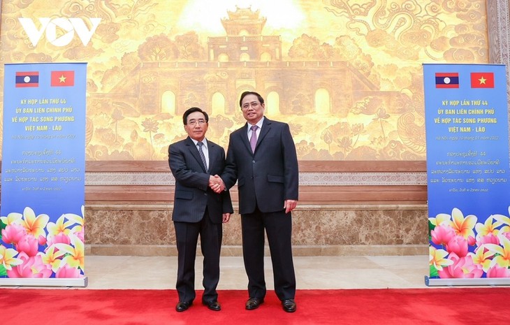 Primer ministro laosiano concluye su visita oficial a Vietnam