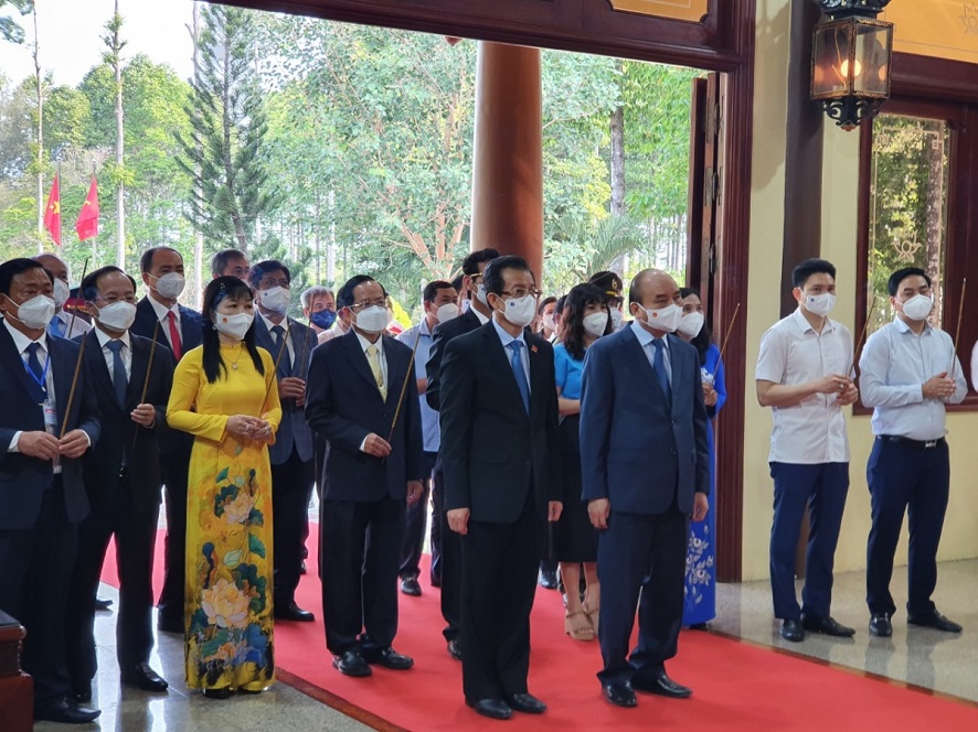 El presidente Nguyen Xuan Phuc comienza su visita de trabajo en An Giang
