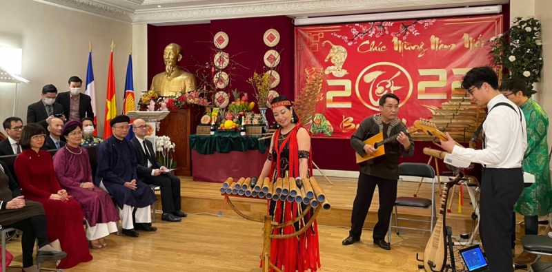 Vietnamitas en Francia celebran el Año Nuevo Lunar del Tigre 2022