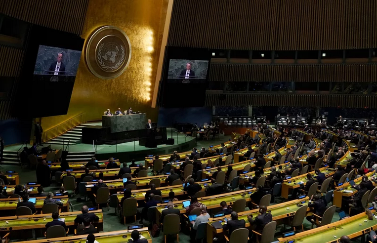 La Asamblea General de la ONU adopta la Resolución que pide a Rusia retirar tropas de Ucrania