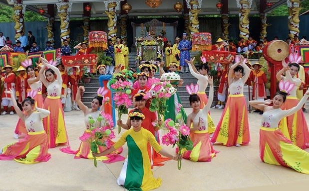 Vietnam busca reconocimiento de UNESCO al festival del templo Ba Chua Xu