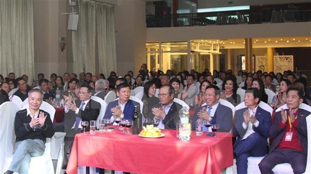 Promueven valores tradicionales entre vietnamitas en la República Checa