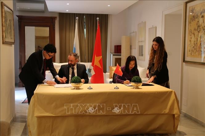 Vietnam y San Marino impulsan relaciones