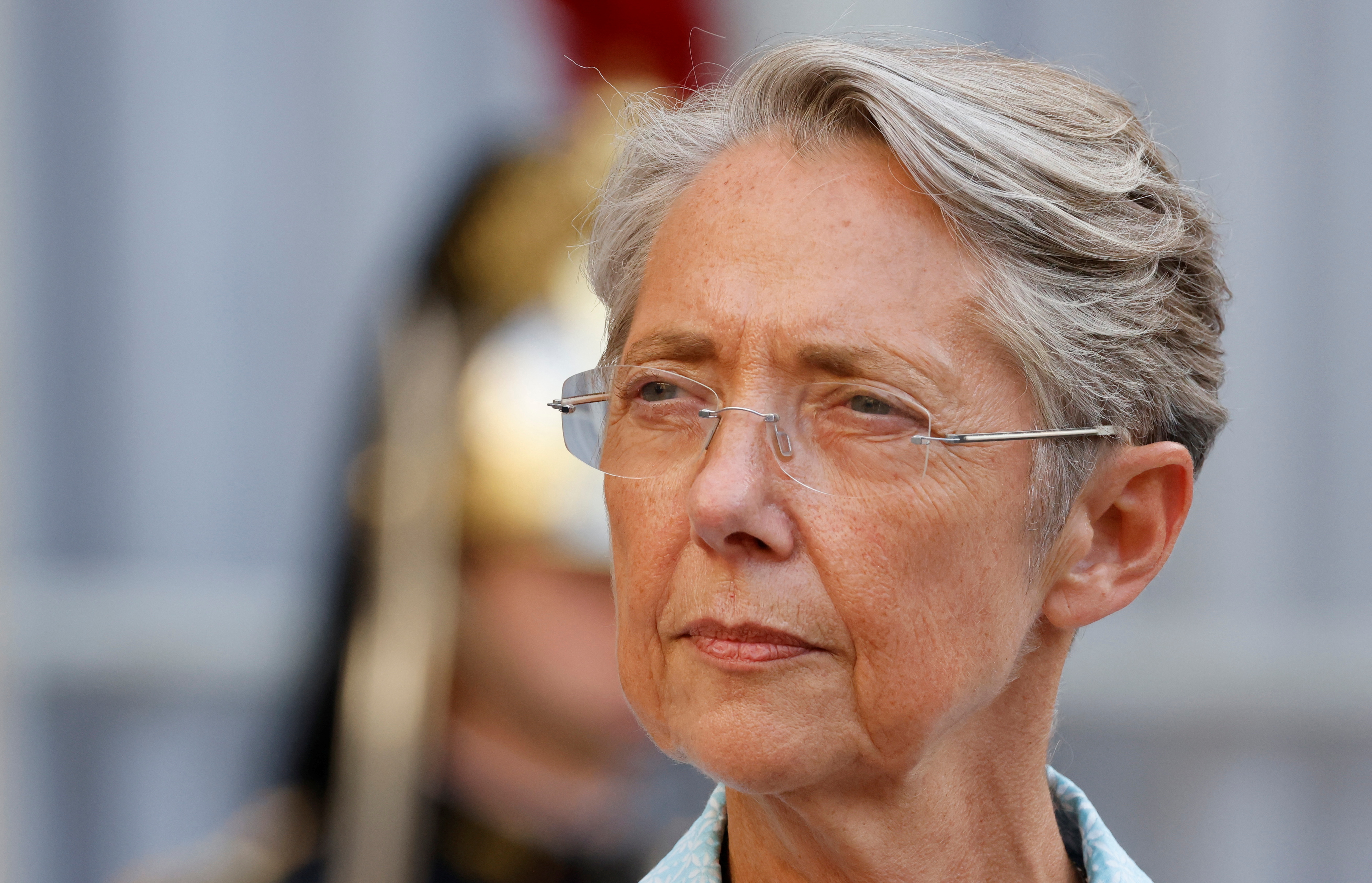 Primera ministra francesa anuncia plan de promoción socioeconómica de 100 días