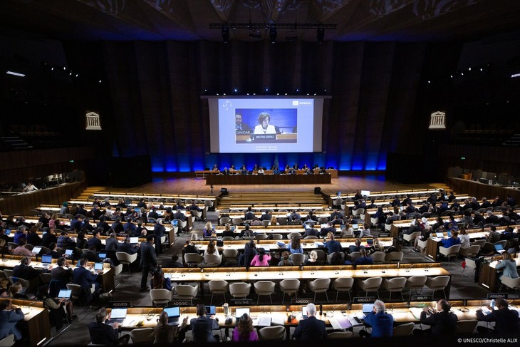 Vietnam asiste a la 216ª reunión del Consejo Ejecutivo de la UNESCO
