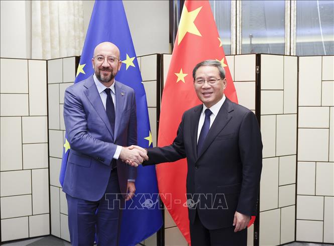 Unión Europea y China acuerdan fortalecer cooperación