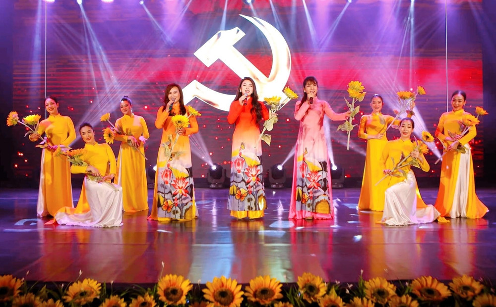 Programa artístico especial marca el 50.º aniversario de la Reunificación Nacional en Ciudad Ho Chi Minh