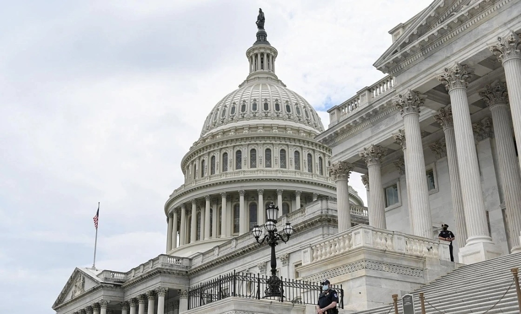 Senado estadounidense votará para impedir que Trump ataque a Venezuela