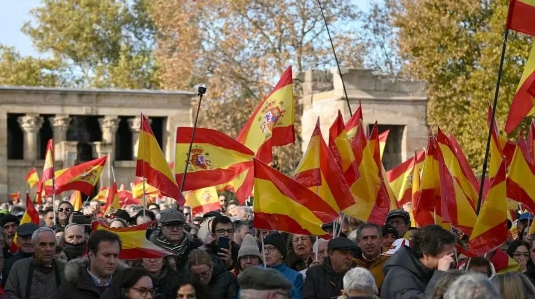 Presidente del Gobierno español bajo presiones para dimitir
