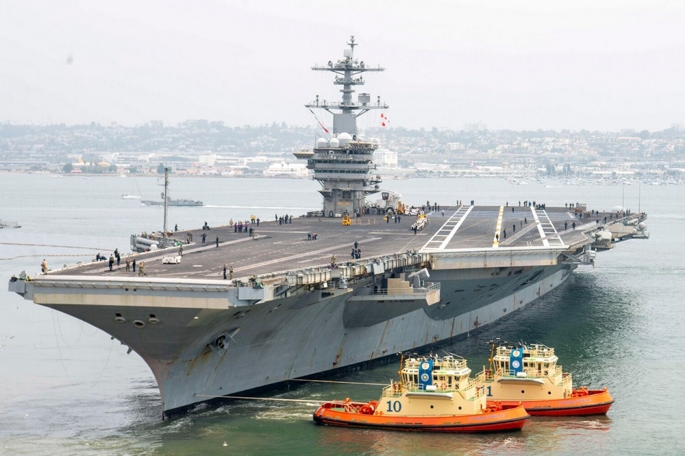 Un grupo de portaaviones de Estados Unidos entra en Oriente Medio