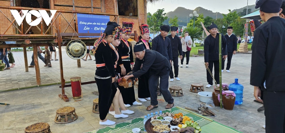 Festival de Año Nuevo “Ma Gro”: oración por la buena suerte y las bendiciones de los Kho Mu