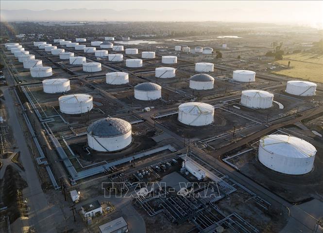 La AIE propone liberar grandes reservas de petróleo para reducir los precios