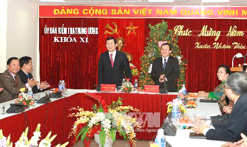 Presiden Negara Vietnam Truong Tan Sang menyampaikan ucapan selamat tahun baru kepada beberapa badan, instansi dan daerah