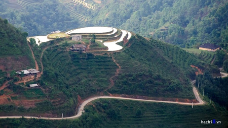 mencaritahu tentang jalan-jalan yang sulit ditempuh di propinsi ha giang hình 3 Cung đường hiểm Du Già - Mậu Duệ