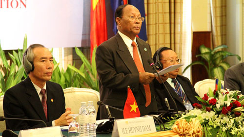 ກອງປະຊຸມສາກົນ ປະທານແນວໂຮມ 3 ປະເທດ ກຳປູເຈຍ - ລາວ - ຫວຽດນາມ