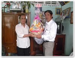 ແນວໂຮມປະເທດຊາດ ທ້ອງຖິ່ນຕ່າງໆລົງຢ້ຽມຢາມ ພໍ່ແມ່ພີນ້ອງຊາວຄິດ .