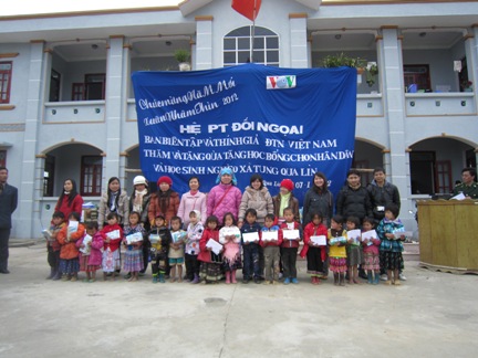 ຝາກນ້ຳໃຈຄວາມຮັກແພງເມື່ອລະດູບານໃໝ່ວຽນມາ