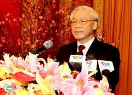 ທ່ານເລຂາທິການ ໃຫຍ່ຫງວຽນຟູ໋ ຈ້ອງ ຕອບສຳພາດ ຕໍ່ນັກຂ່າວ ວິທະຍຸກະຈາຍ ສຽງຫວຽດນາມ