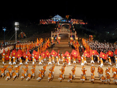 ໄດ້ມີ 24 ຄະນະສິລະປະ ຂອງ 14 ປະເທດຈົດທະ ບຽນເຂົ້າຮ່ວມ Festival ເຫວ໋ ປີ 2012