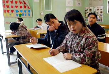 ສະຫະສະມາຄົມດົນຕີ ເພື່ອເດັກນ້ອຍທີ່ປະສົບ ເຄາະຮ້າຍຈາກທາດພິດສີສົ້ມ