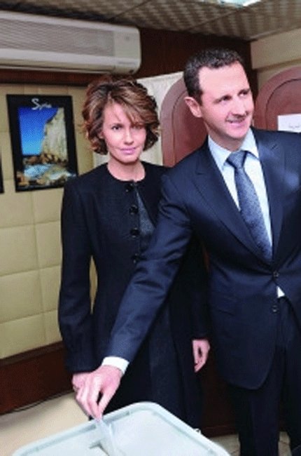 ຊາວຊີຣີຮັບຮອງເອົາລັດຖະທຳມະນູນສະບັບໃໝ່.