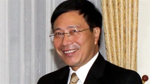 ລັດຖະມົນຕີການຕ່າງປະເທດ ຟ້າມບິນມິນ ຢ້ຽມຢາມ ສິງກາໂປ