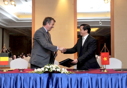 ໝາກຜົນການຢ້ຽມຢາມ ແລະ ເຮັດວຽກຂອງອົງມົງກຸດລາຊະກຸມມານແບນຊິກ