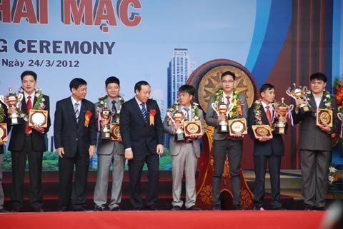 ມີວິສາຫະກິດເກືອບ 500 ແຫ່ງເຂົ້າຮ່ວມງານວາງ ສະແດງສາກົນ Vietbuild 2012