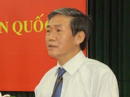 ທ່ານ Dinh The Huynh ​ເຮັດ​ວຽກ​ຢູ່​ແຂວງ Quang Ninh