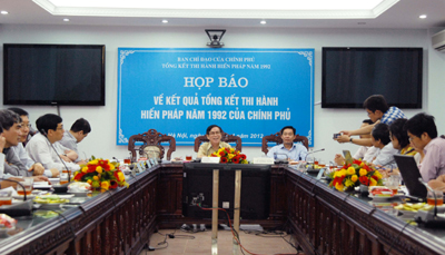 ການປະຊຸມຂ່າວສະຫຼຸບການປະຕິບັດລັດຖະທຳມະນູນປີ 1992 ຂອງລັດຖະບານ