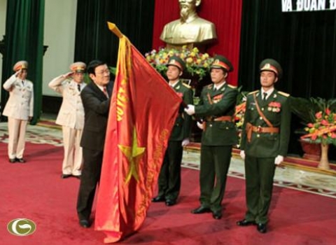 ພິທີມອບນາມມະຍົດວິລະຊົນກຳລັງປະກອບອາວຸດປະຊາຊົນ ໃຫ້ແກ່ 2 ກົມກອງທະຫານ