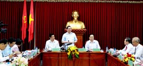 ທ່ານ Le Hong Anh ຜູ້ປະຈຳການຄະນະເລຂາ ຢ້ຽມຢາມນະຄອນ ເກີນເທີ