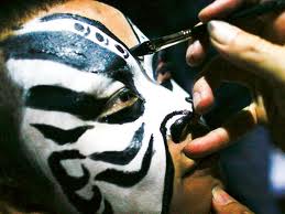 ສິລະປະແຕ້ມໜ້າກາກຢູ່ ເຫ້ວ