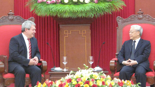 ເລຂາທິການໃຫຍ່ Nguyen Phu Trong  ຕ້ອນຮັບຄະນະຜູ້ແທນ      ພັກກອມມູນິດ ສ.ເຊັກ