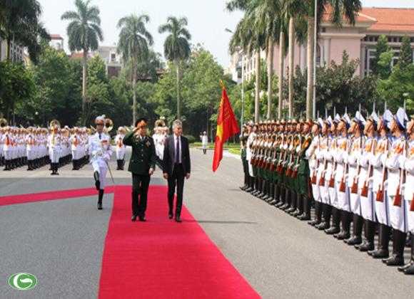 ລັດຖະມົນຕີກະຊວງປ້ອງກັນປະເທດ ອົດສະຕາລີ ຢ້ຽມຢາມ ຫວຽດນາມ