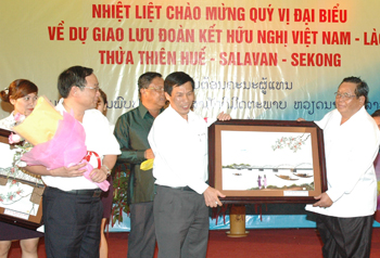 ລາຍການພົບປະແລກປ່ຽນວັດທະນະທຳ, ກິລາ ແລະ ທ່ອງທ່ຽວລະຫວ່າງ ແຂວງ Thua Thien Hue - ລາວ