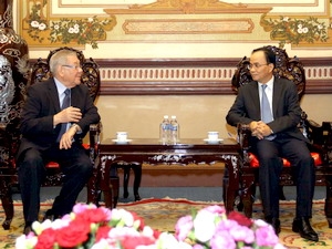 ການນຳນະຄອນໂຮ່ຈິມິນ ຕ້ອນຮັບ ປະທານສະພາຕໍ່າຟີລີບປີນ