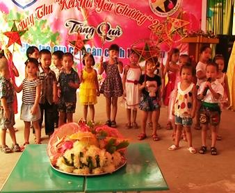 ບັນດາທ້ອງຖີ່ນຈັດຕັ້ງບຸນວັນເພງ ເດືອນ 8 ໃຫ້ແກ່ເຍົາວະຊົນ