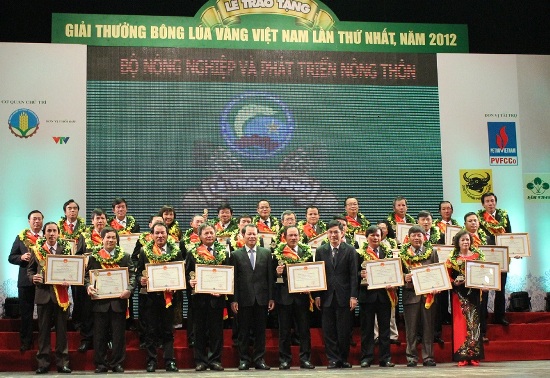 60 ຜະລິດຕະພັນກະສິກຳດີເດັ່ນ ໄດ້ຮັບລາງວັນຮວງເຂົ້າຄຳ