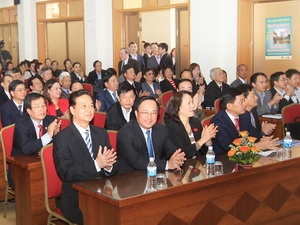 ນາຍົກລັດຖະມົນຕີ ຫງວຽນເຕີນຢຸງ ພົບປະກັບຜູ້ມີສິດເລືອກຕັ້ງນະຄອນຫາຍຟ່ອງ