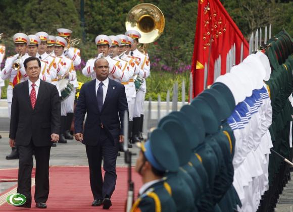 ທ່ານນາຍົກລັດຖະມົນຕີຫງວຽນເຕີນຢຸງ ຕ້ອນຮັບທ່ານນາຍົກລັດຖະມົນຕີ Haiti