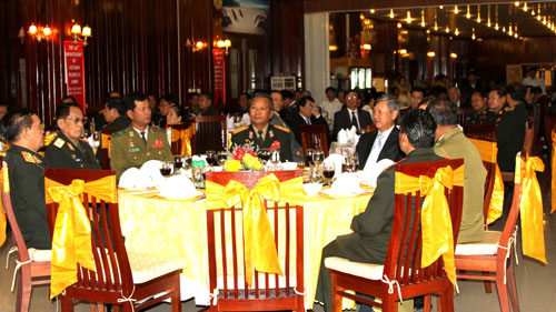 ພິທີສະເຫຼີມສະຫຼອງວັນສ້າງຕັ້ງກອງທັບປະຊາຊົນຫວຽດນາມ (22/12) ຢູ່ລາວ