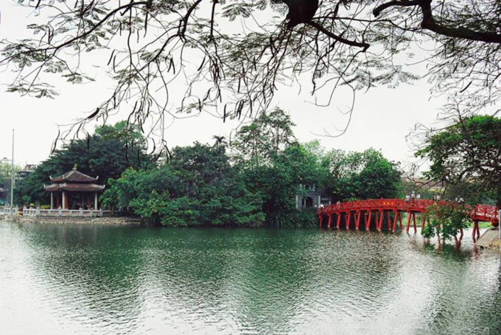 ແນະນຳສະພາບແວດ ລ້ອມດຳເນີນທຸລະກິດ ຢູ່ຮ່າໂນ້ຍໃນໂທລະພາບ ຝະລັ່ງ