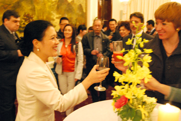 ນັກຂ່າວ, ອົງການສື່ມວນຊົນຕ່າງປະເທດເປັນຂົວເຊື່ອມຕໍ່ລະຫວ່າງຫວຽດນາມ ແລະ ໂລກ