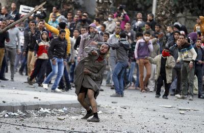 ການປະທະກັນລະຫວ່າງຜູ້ແຫ່ຂະບວນປະທ້ວງ ແລະ ຕຳຫຼວດຢູ່ ອີຢິບ