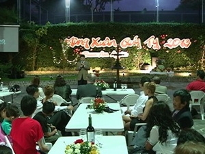 ການເຄື່ອນໄຫວອວຍພອນປີໃໝ່ ປີມະເສງ 2013 ຢູ່ ອາເມລິກາ ແລະ ອັງຊັງຕີນ